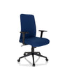 Silla Home Office COSIO I con tapizado de tela azul, reposabrazos negros y ruedas de hjh OFFICE