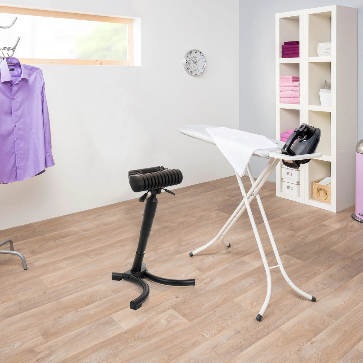 Asiento de pie TOP WORK 33 negro con asiento acolchado y base de estrella de hjh OFFICE
