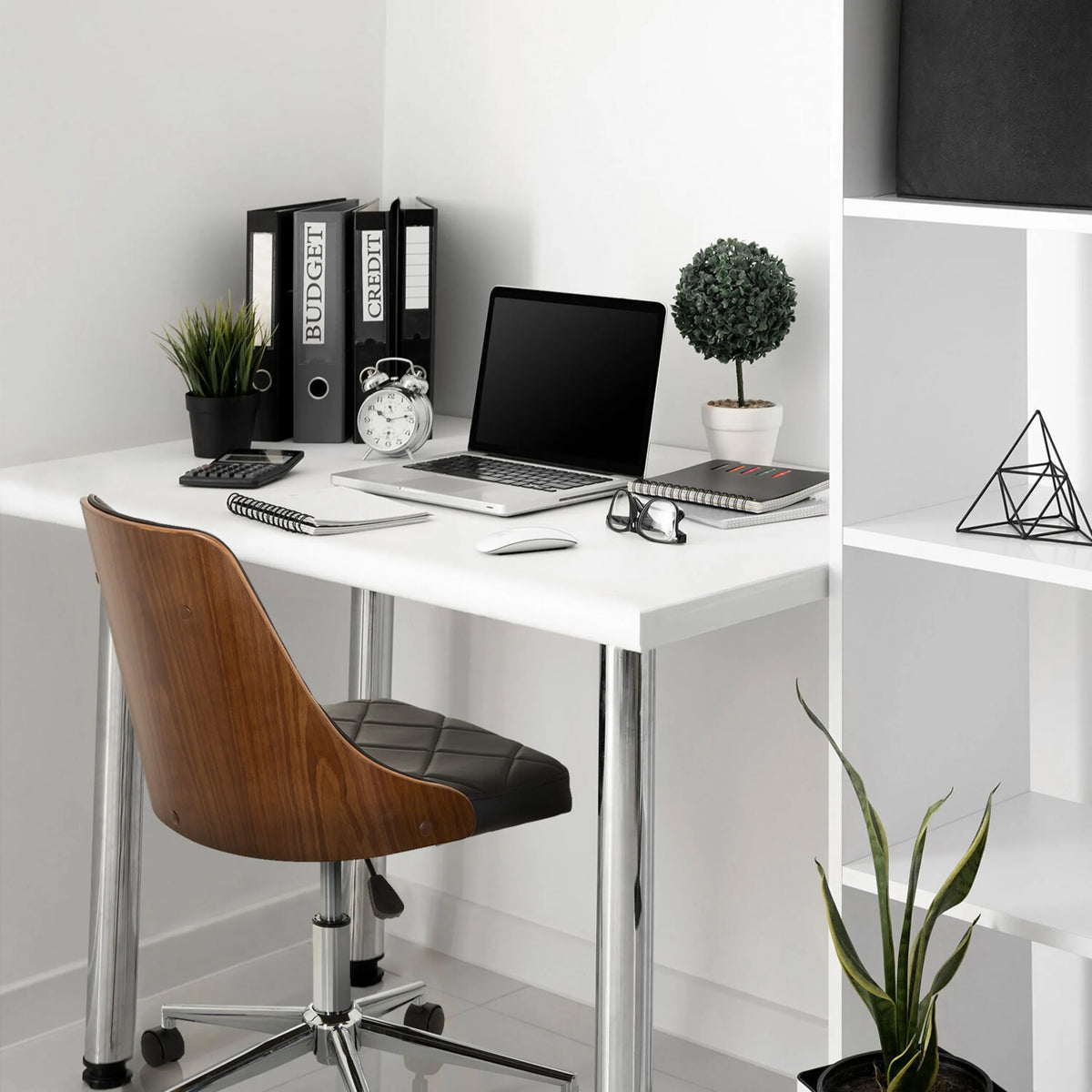 Silla Home Office CENCA en negro con carcasa de madera y tapicería acolchada de hjh OFFICE