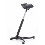 Asiento de pie TOP WORK 30 negro con asiento acolchado y base de cuatro patas de hjh OFFICE – vista de 360° (vista frontal en diagonal 60°)