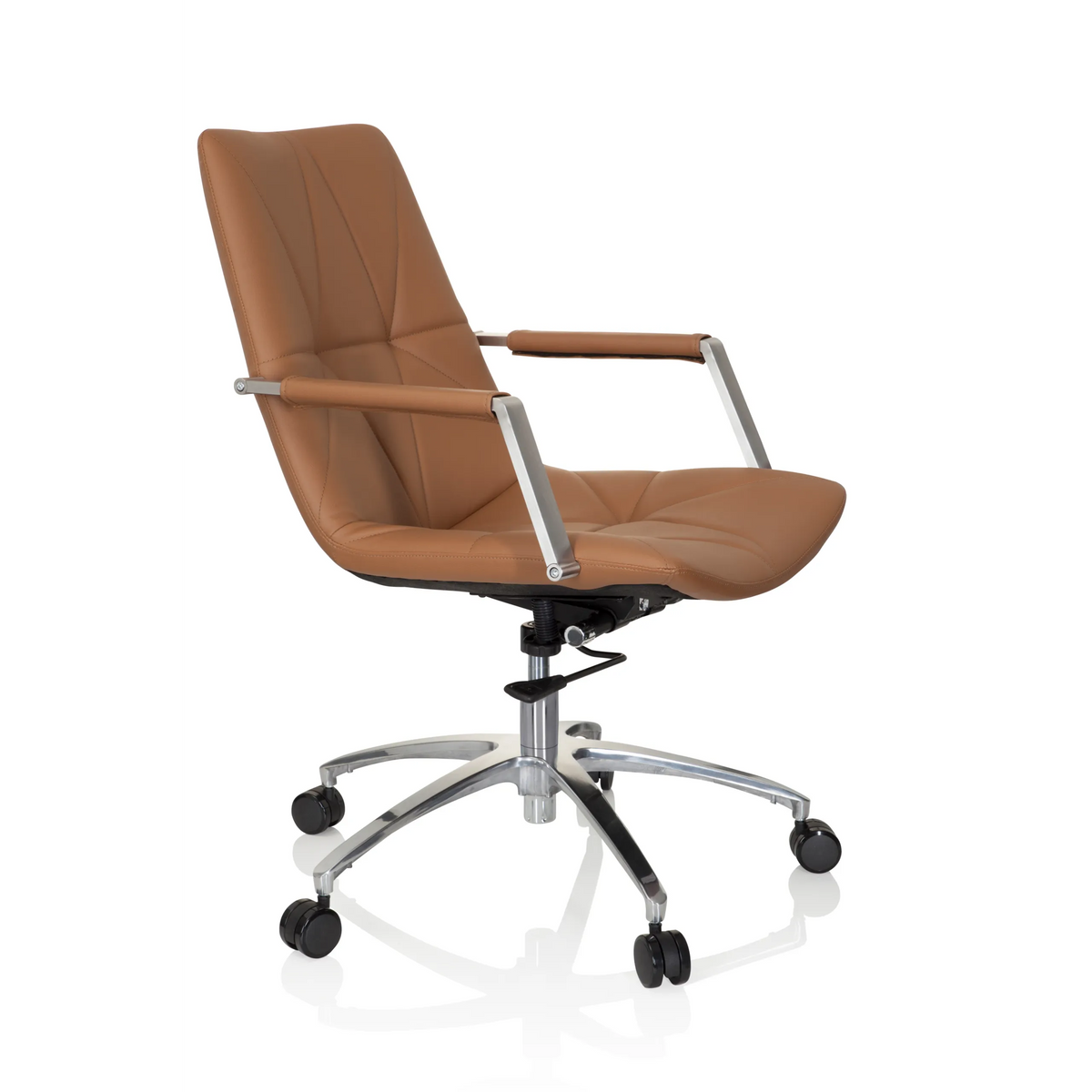 Silla Home Office SARANTO II color camello con capitoné y base de cinco ruedas de hjh OFFICE – vista de 360° (vista frontal en diagonal 60°)
