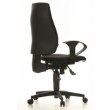 Silla de oficina profesional SYDNEY PRO negra con reposabrazos y base de cinco ruedas de Topstar – vista de 360° (vista trasera en diagonal 120°)