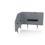 Separador de mesa FLEXMIUT T TOP gris con estante integrado y pinzas de fijación de hjh OFFICE – vista de 360° (vista frontal en diagonal 30°)
