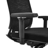 Reposabrazos de la silla de oficina profesional PORTO MAX HIGH I en negro con respaldo de malla y asiento de tela de hjh OFFICE