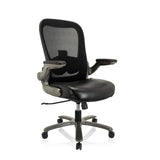 Silla giratoria XXL INSTRUCTOR T I en color negro con respaldo de malla, asiento de cuero sintético y base de cinco ruedas de hjh OFFICE – vista de 360° (vista frontal en diagonal 40°)