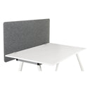 Separador de mesa FLEXMIUT 3D gris de forma rectangular sobre un escritorio blanco de hjh OFFICE