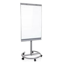 Pizarra blanca MULTIBOARD en color plata con superficie de escritura blanca sobre un soporte con ruedas de hjh OFFICE