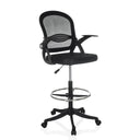Silla de mostrador Naluro Work negra con respaldo de malla, aro reposapiés y ruedas de hjh OFFICE