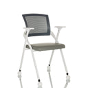 Silla plegable PRIORITY II W PU gris con respaldo de malla, reposabrazos y ruedas de hjh OFFICE