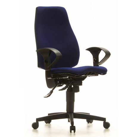 Silla de oficina profesional SYDNEY PRO con tapizado de tela azul oscuro, reposabrazos y ruedas negras de Topstar