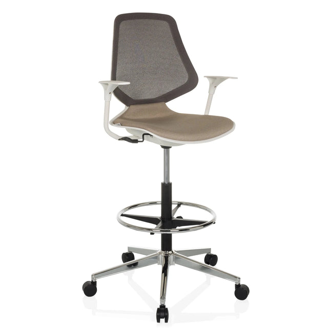 Silla de mostrador TOP WORK STYLE beige con respaldo de malla y aro reposapiés sobre ruedas de hjh OFFICE